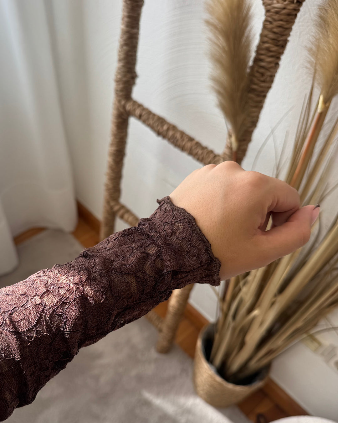 LAYER ME LACE
