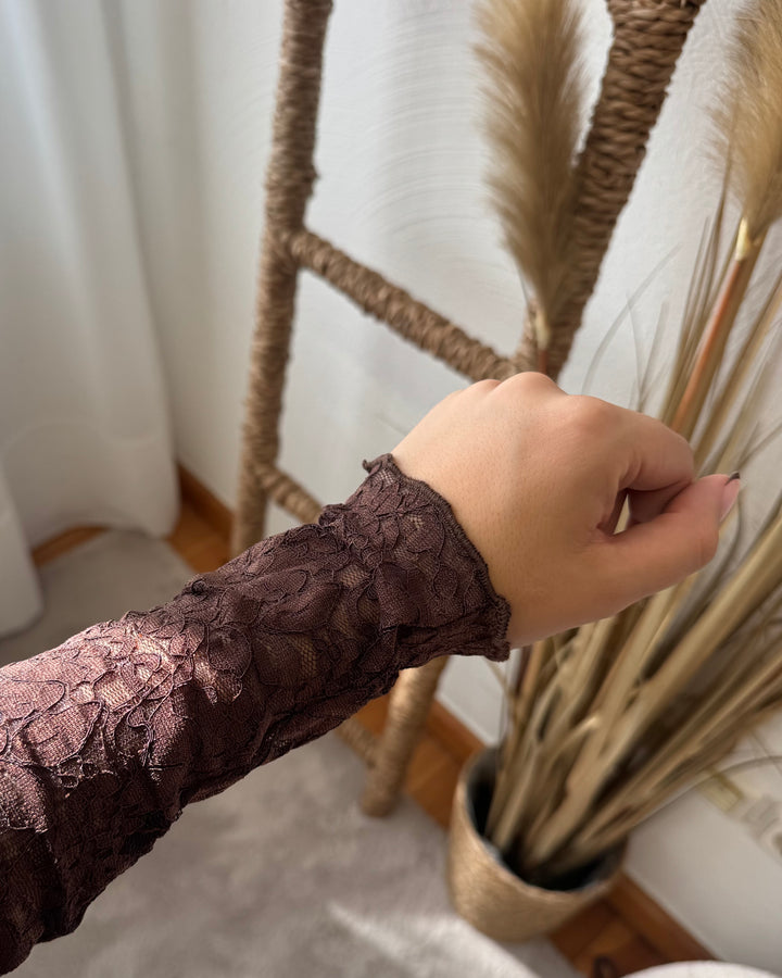 LAYER ME LACE