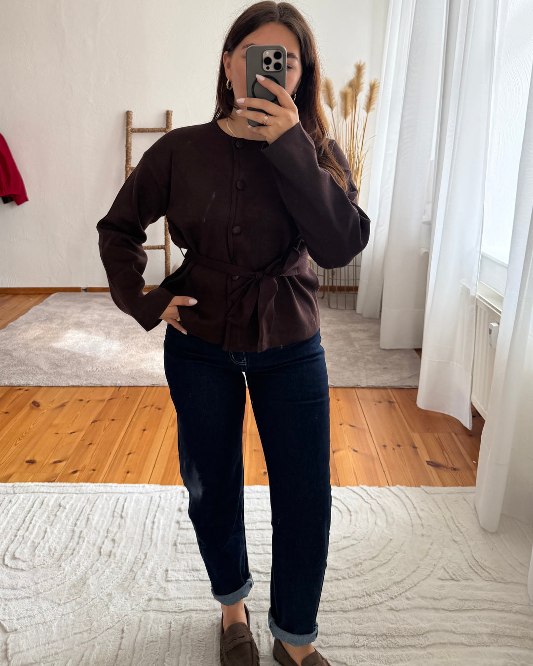 Strickjacke mit Bindegürtel