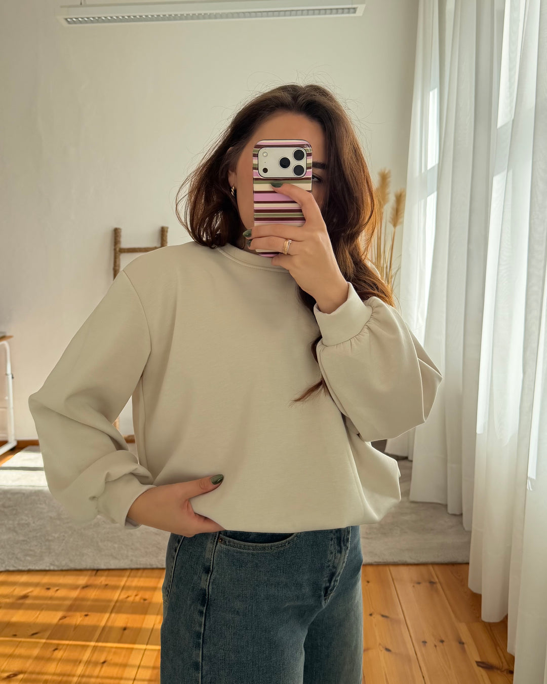 Butterstoff Sweater mit Gummizug