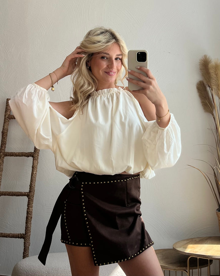 Cremefarbene Cut-Out-Bluse mit Puffärmeln