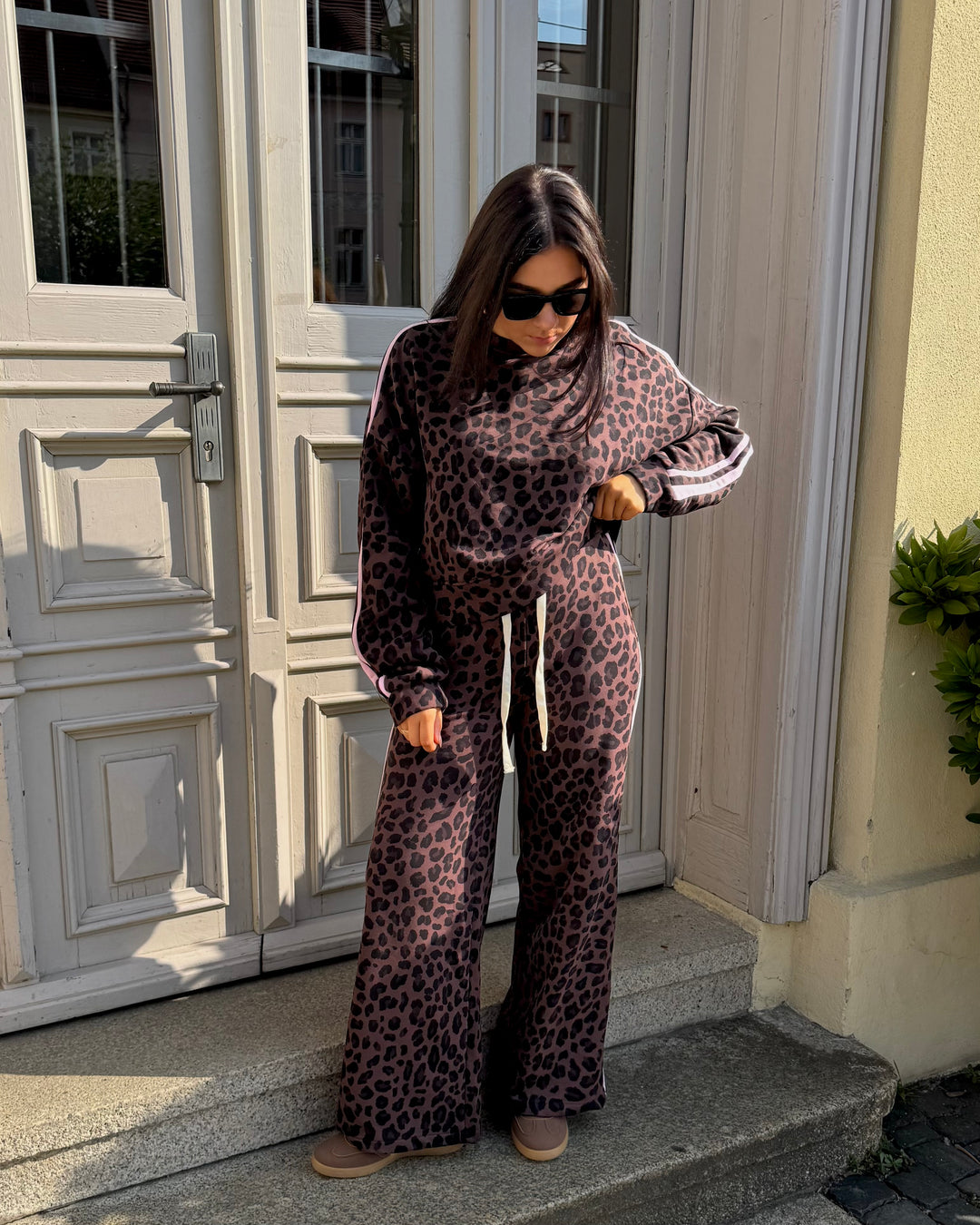 LEO STRIPES - Sweatpants