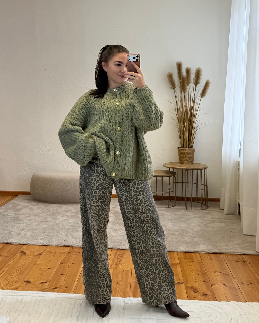 BASIC FIT - Oversized Cardigan