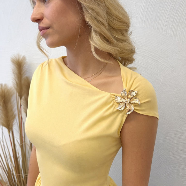 Sommerkleid mit Blumendetail