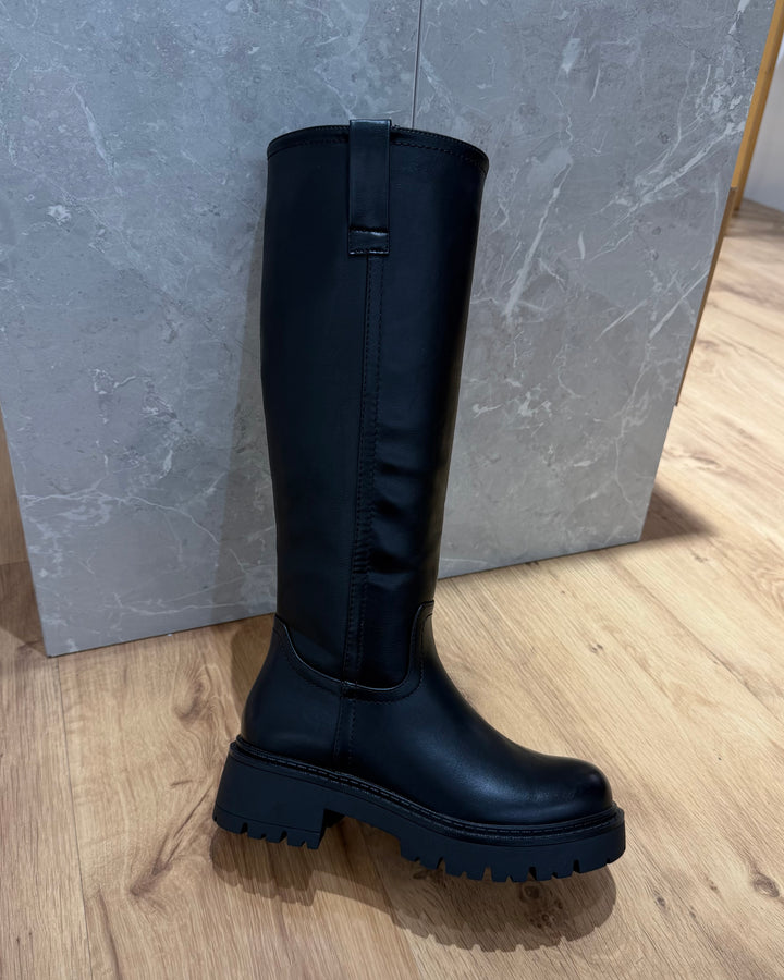 BOLD BLACK - Boots