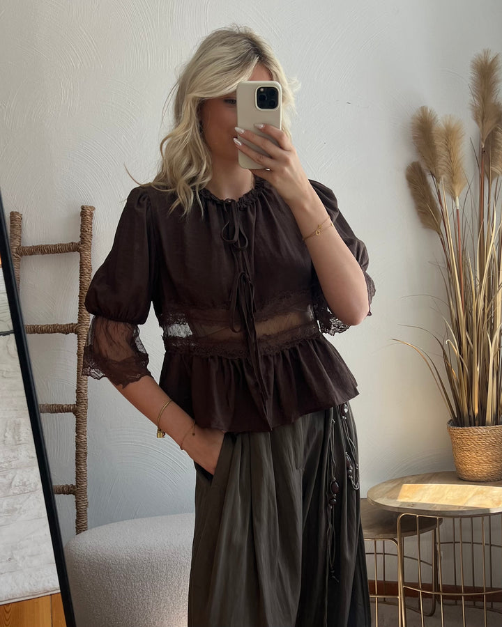 Spitzen-Taillenbluse mit Bindeband
