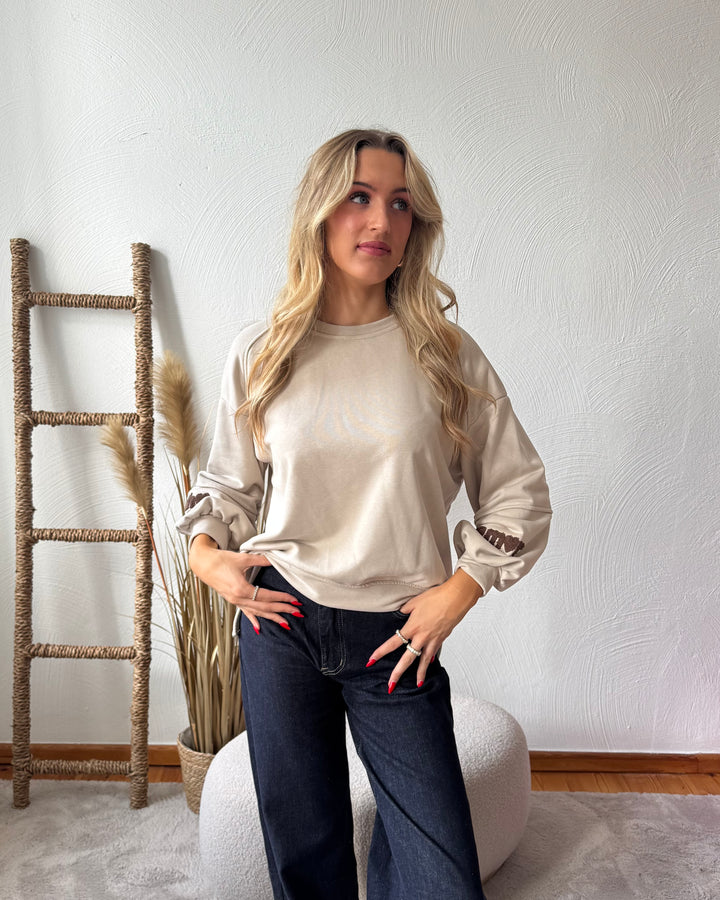 MUCHO AMORE - Sweater