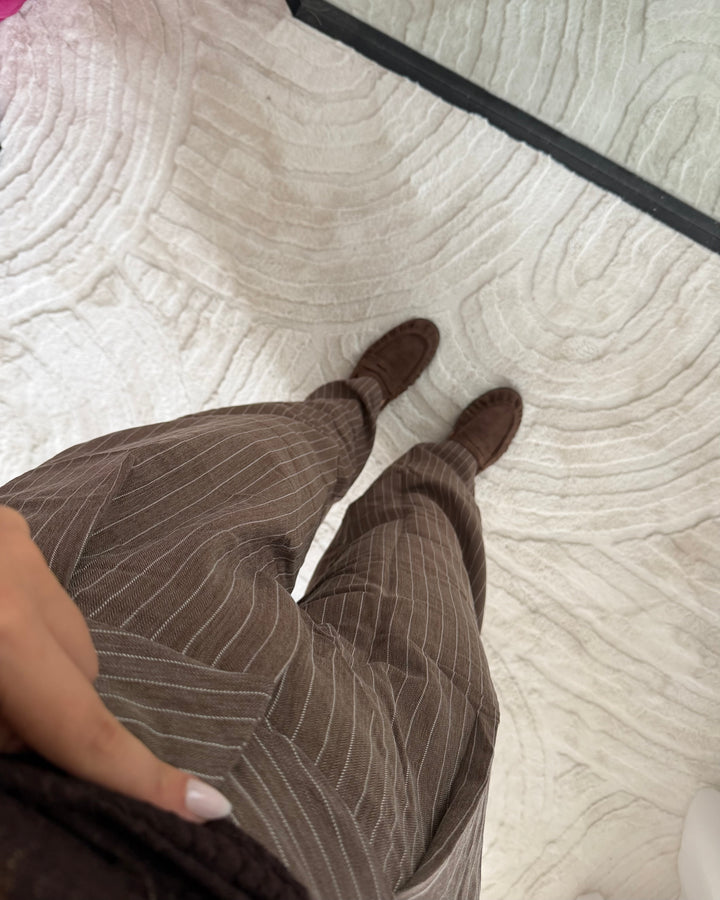 Nadelstreifen-Hose mit Bundfalten