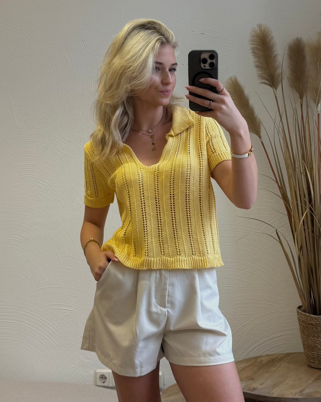 Strickshirt Gelb – Lochstrick Polo-Kragen