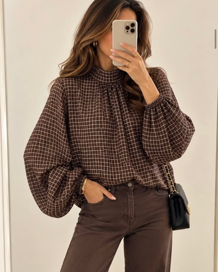 Chiffon-Bluse mit Stehkragen und Ballonärmeln