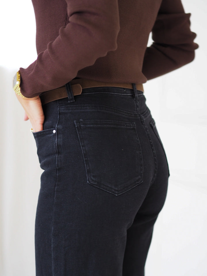 ESSENTIAL Jeans
