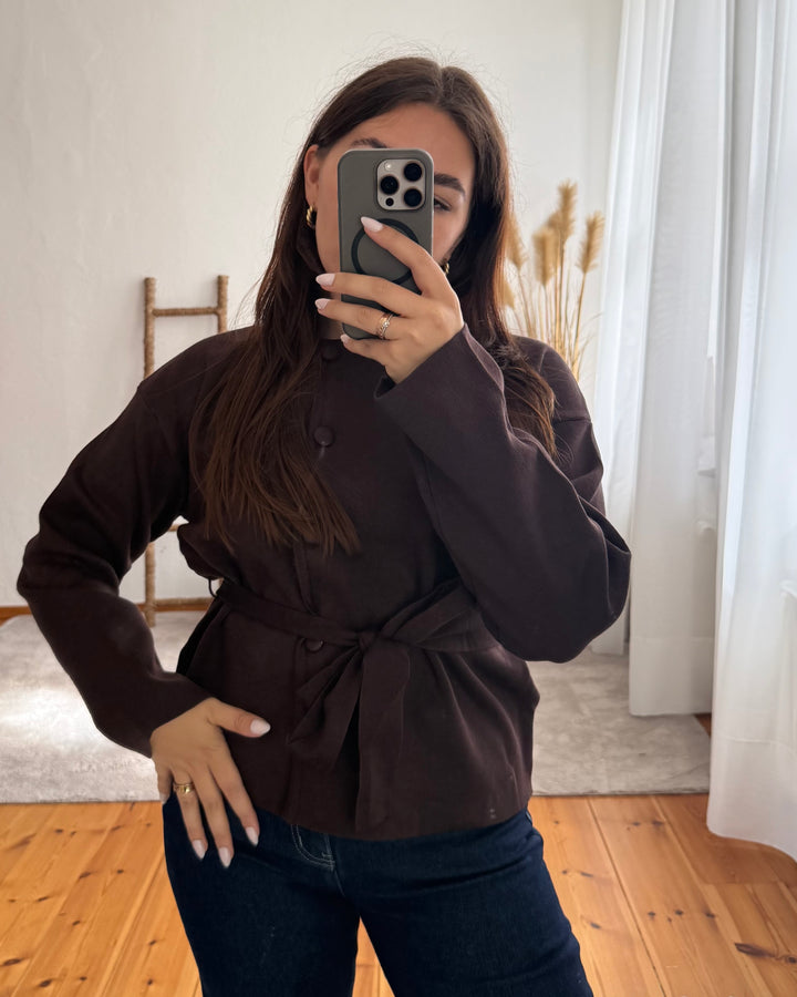 Strickjacke mit Bindegürtel