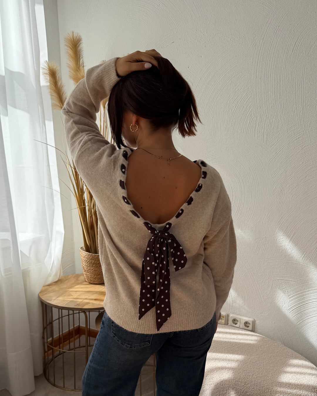 Strickpullover mit Punkte-Schleife