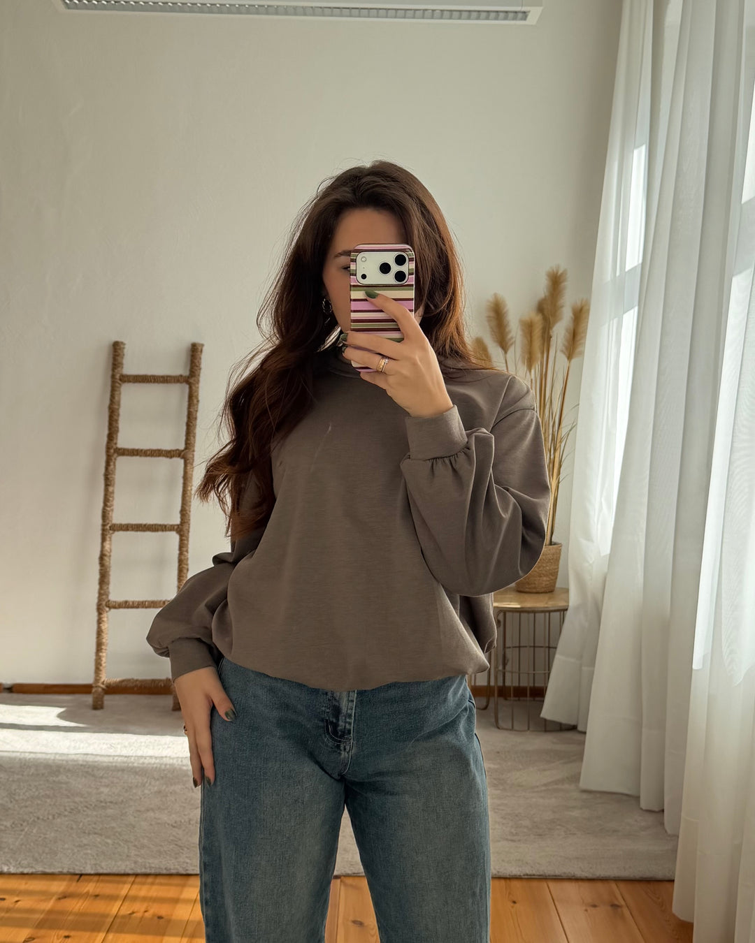 Butterstoff Sweater mit Gummizug