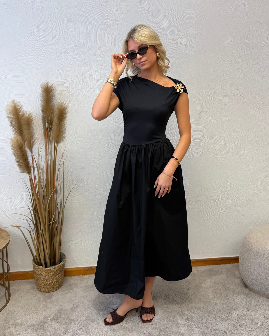 Sommerkleid mit Blumendetail