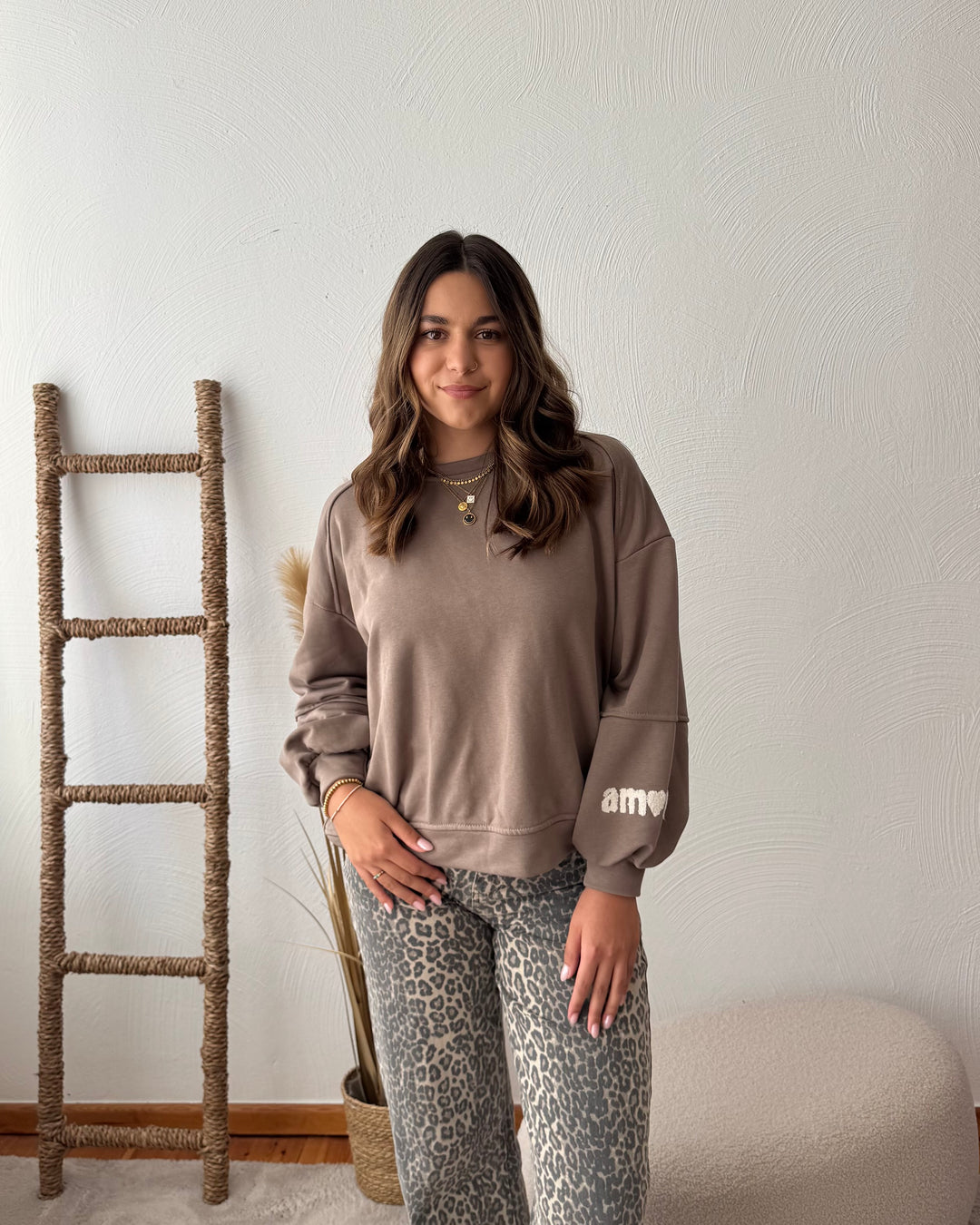 MUCHO AMORE - Sweater