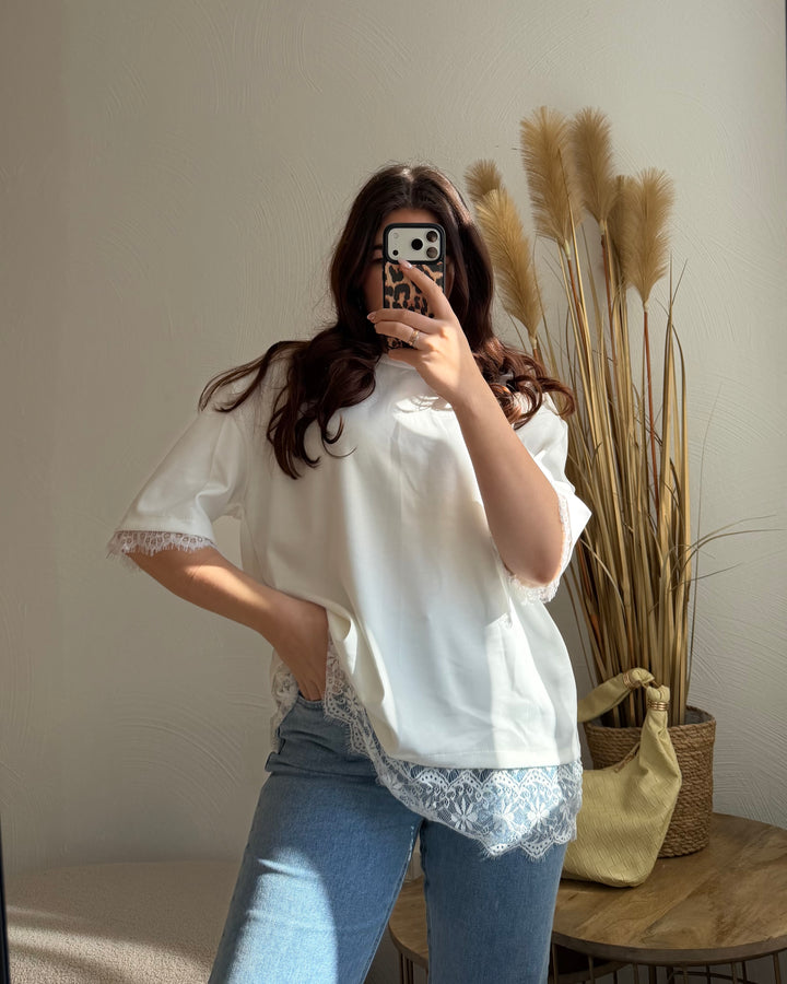 Oversized Shirt mit Spitze– Black / White