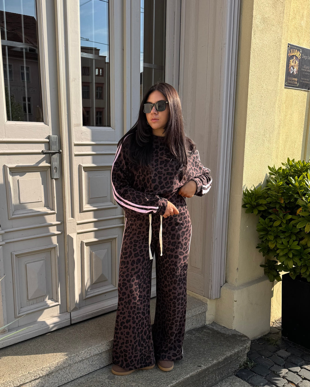 LEO STRIPES - Sweatpants