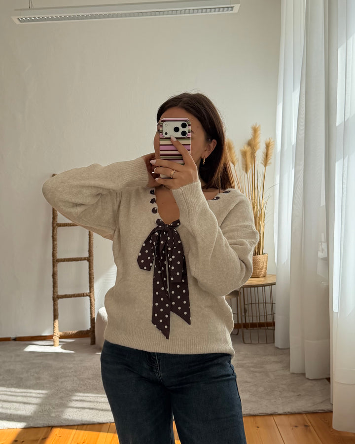 Strickpullover mit Punkte-Schleife
