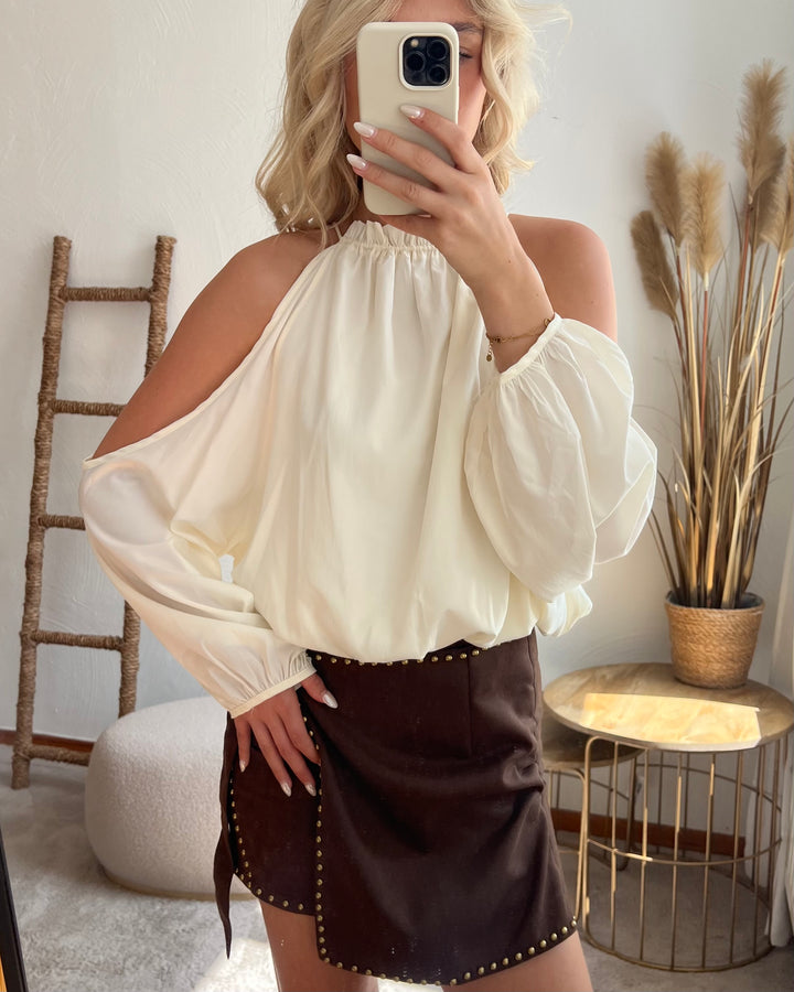 Cremefarbene Cut-Out-Bluse mit Puffärmeln