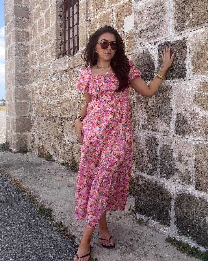 gesmoktes Sommerkleid mit Ärmeln