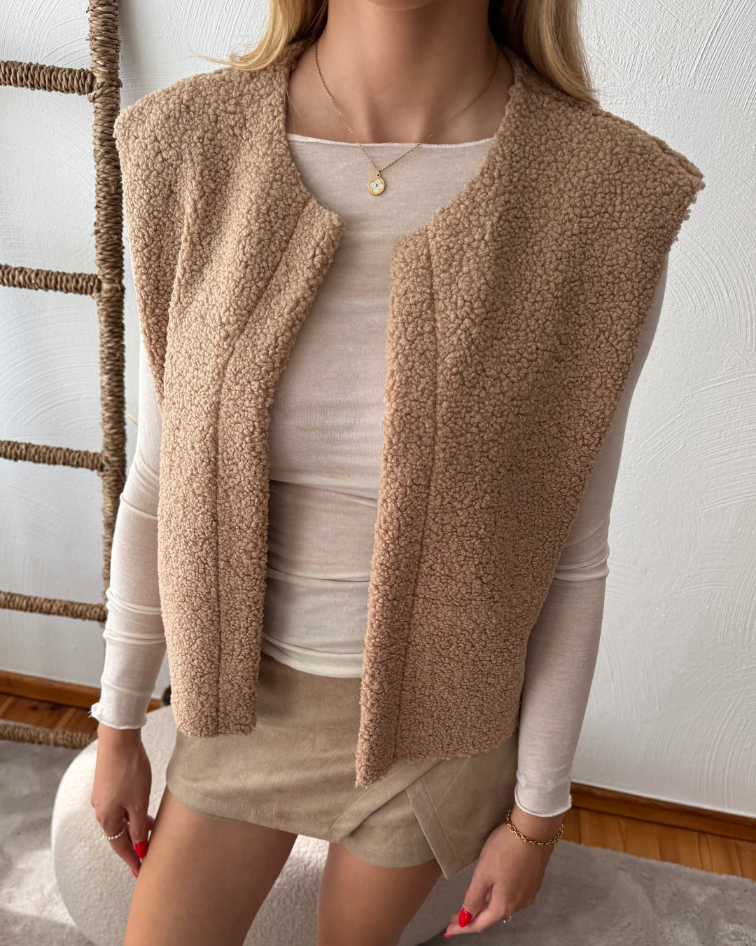 RIONA - Teddyweste