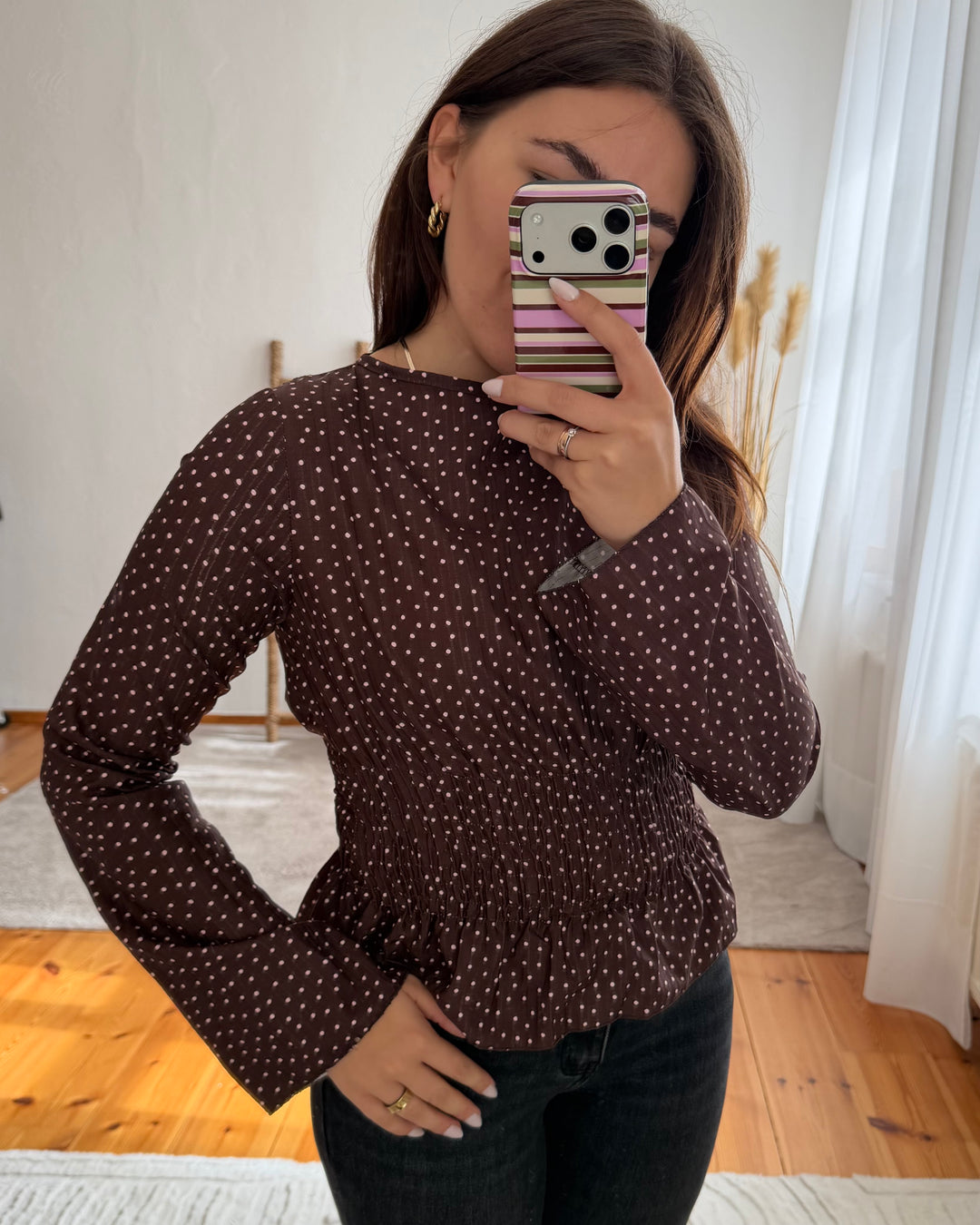 Punkte-Bluse mit Smok-Taille