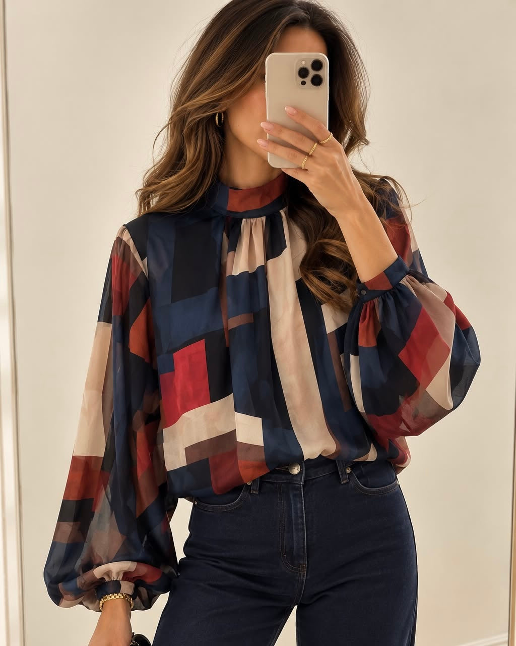 Chiffon-Bluse mit Stehkragen und Ballonärmeln