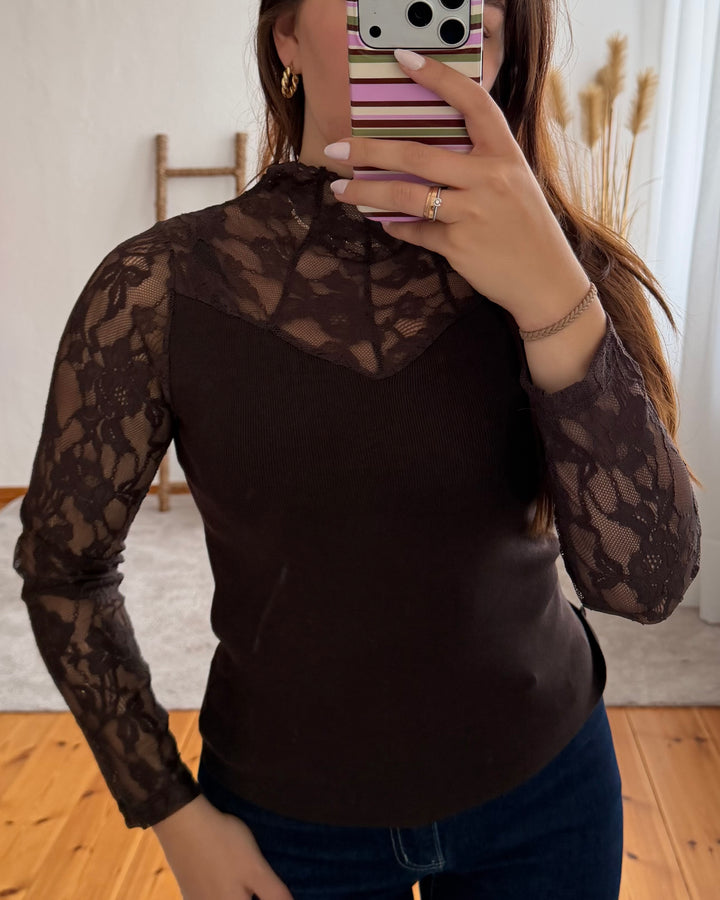 Longsleeve mit floralen Spitzeneinsätzen