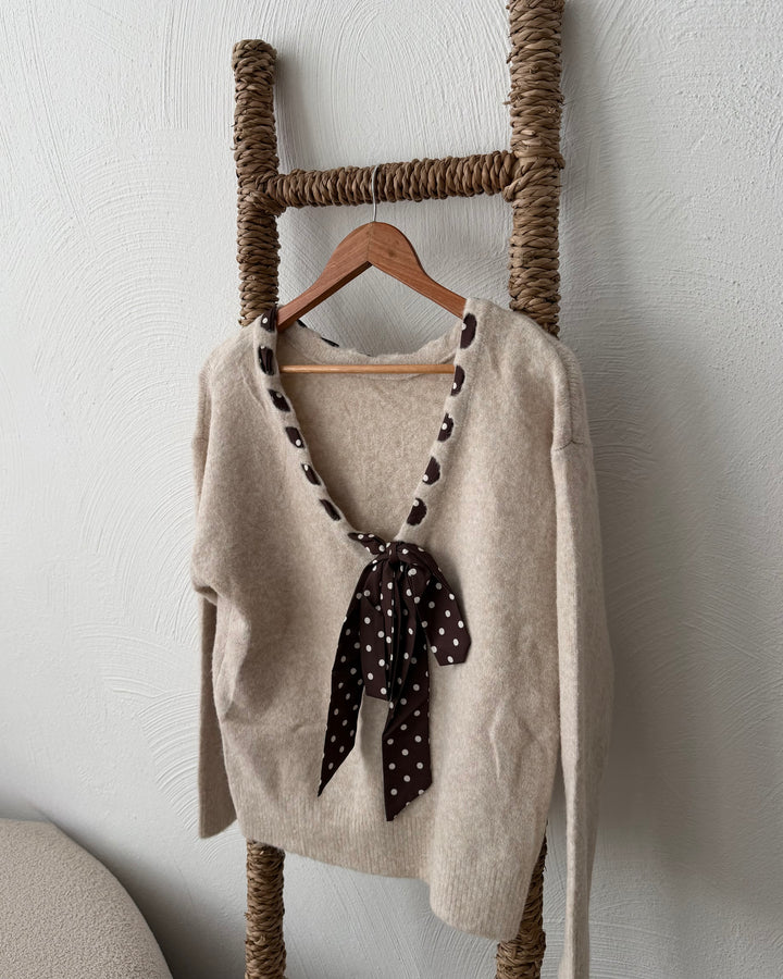 Strickpullover mit Punkte-Schleife