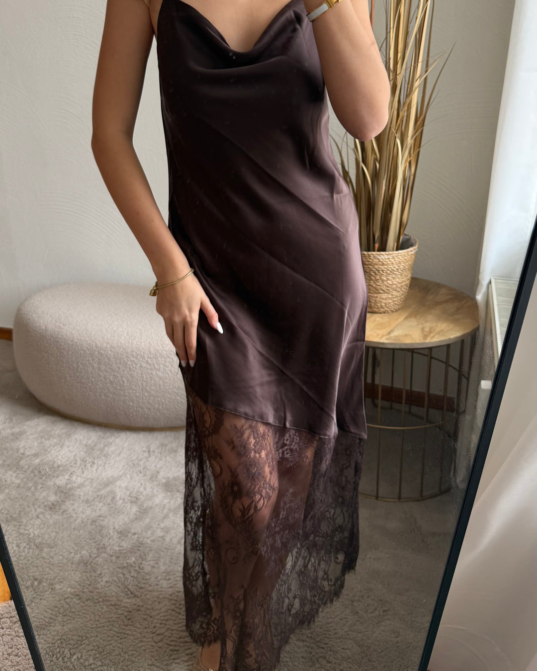 Espresso Satin-Slip-Kleid mit Spitzensaum
