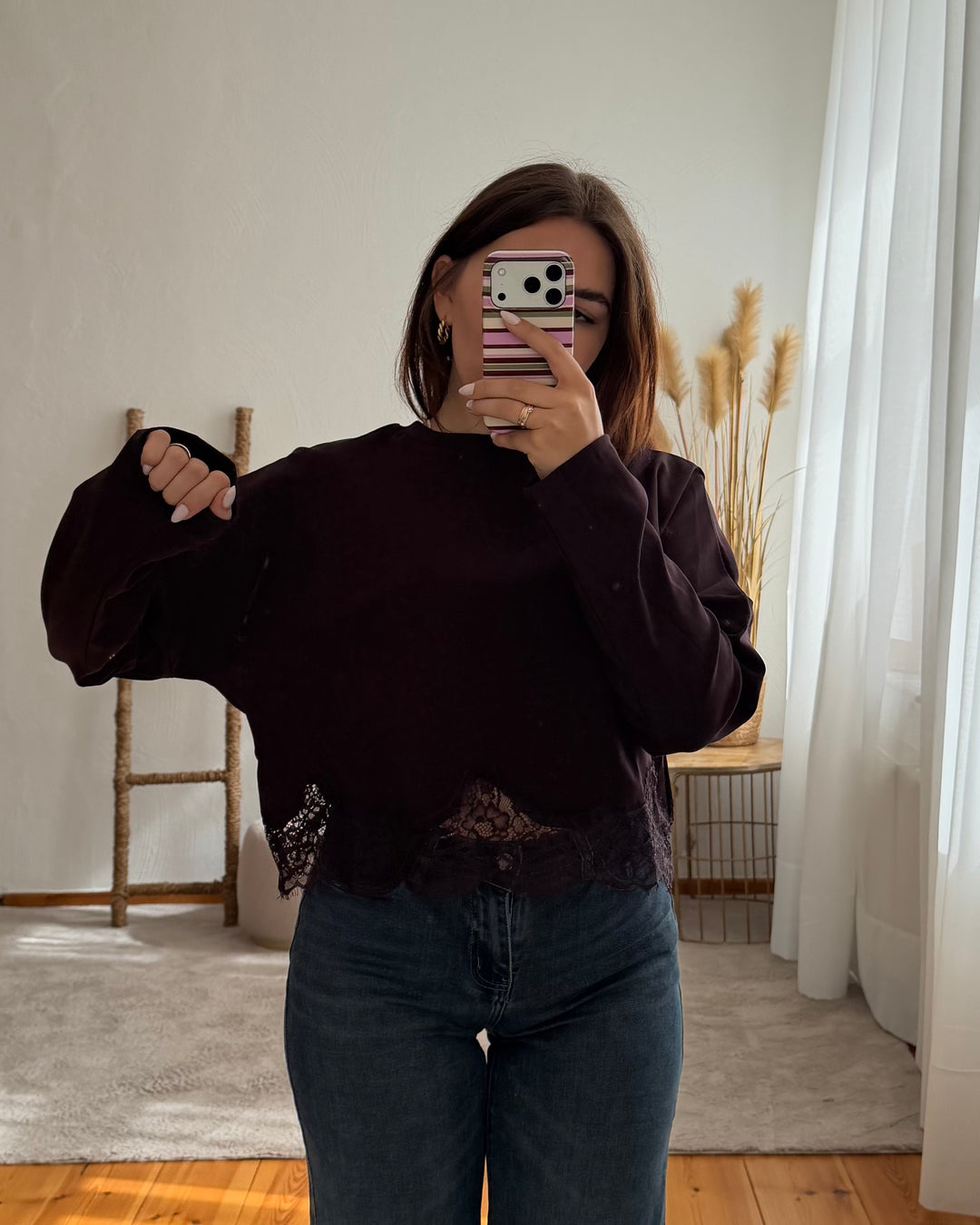 Cropped Sweatshirt mit Spitzensaum