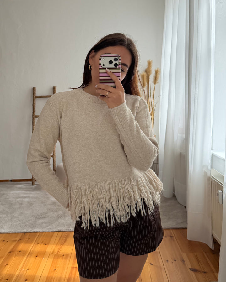 Strickpullover mit Fransensaum in Beige