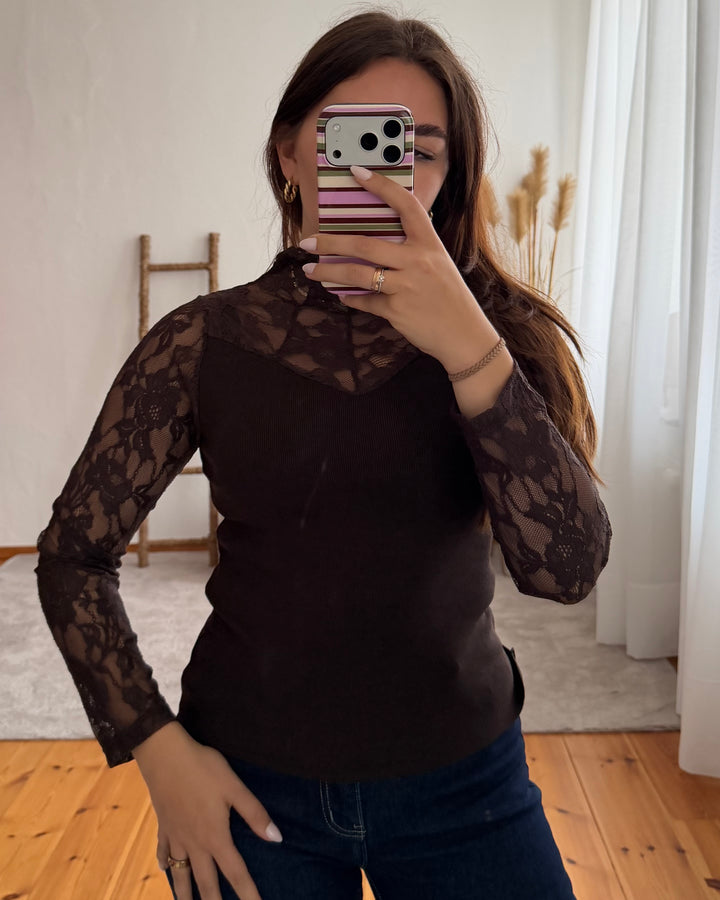 Longsleeve mit floralen Spitzeneinsätzen