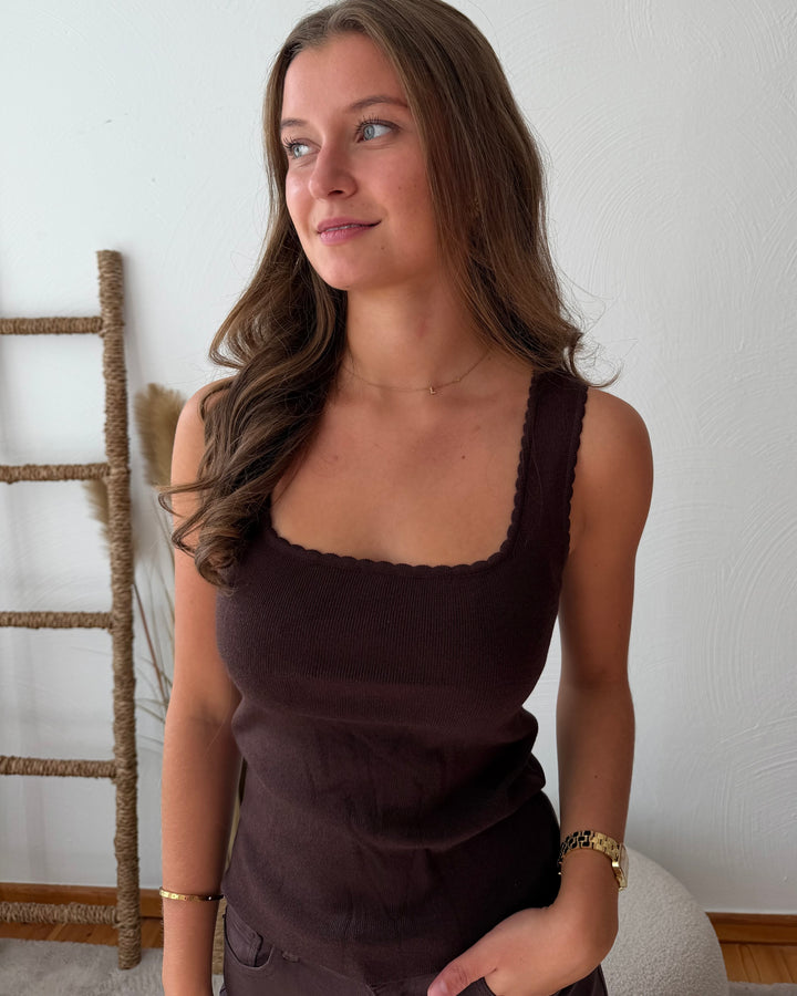LIV - Square-Neck TOP