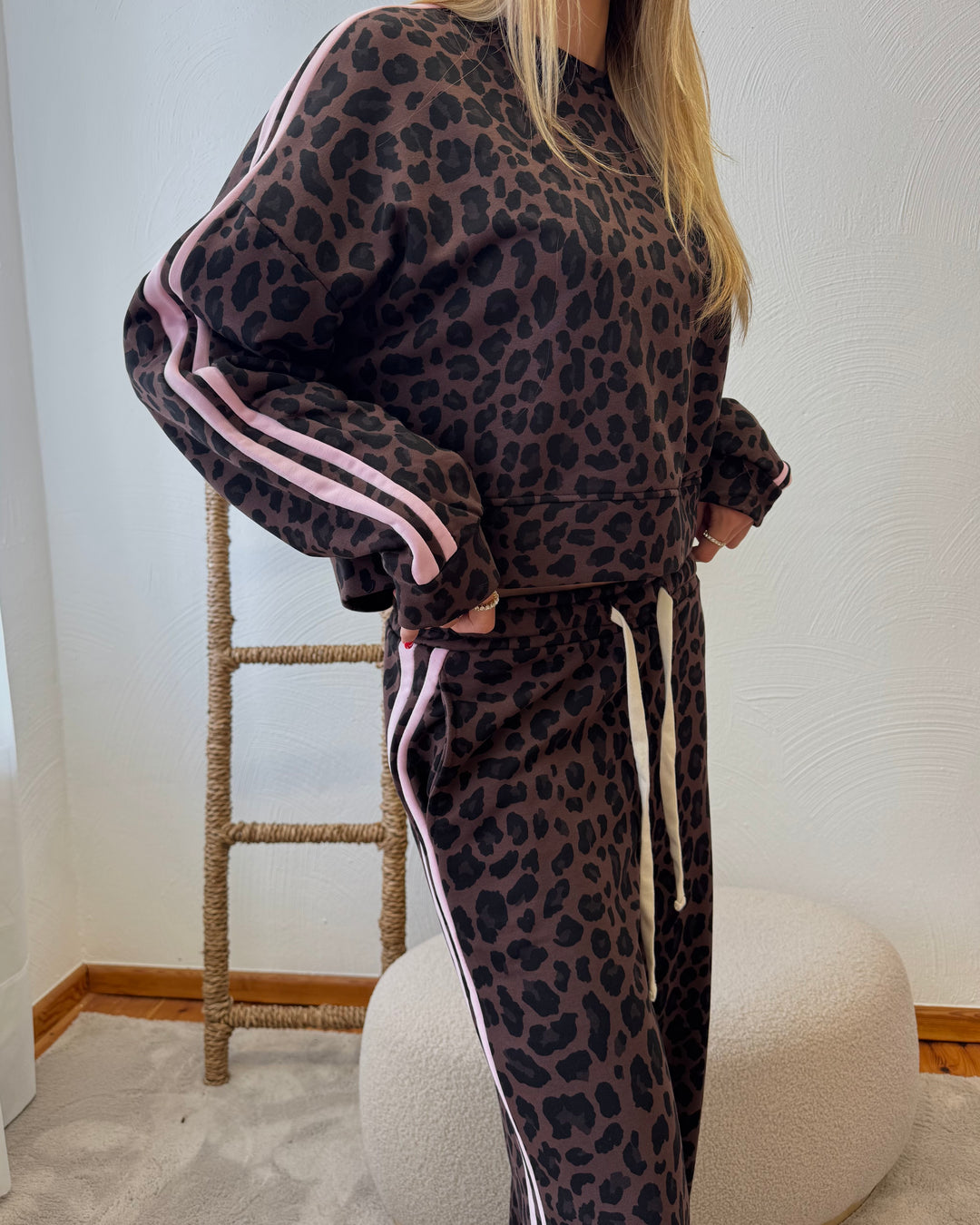 LEO STRIPES - Sweatpants