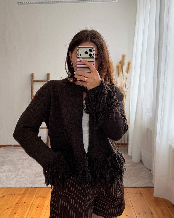 Strickjacke mit Fransen in Dunkelbraun