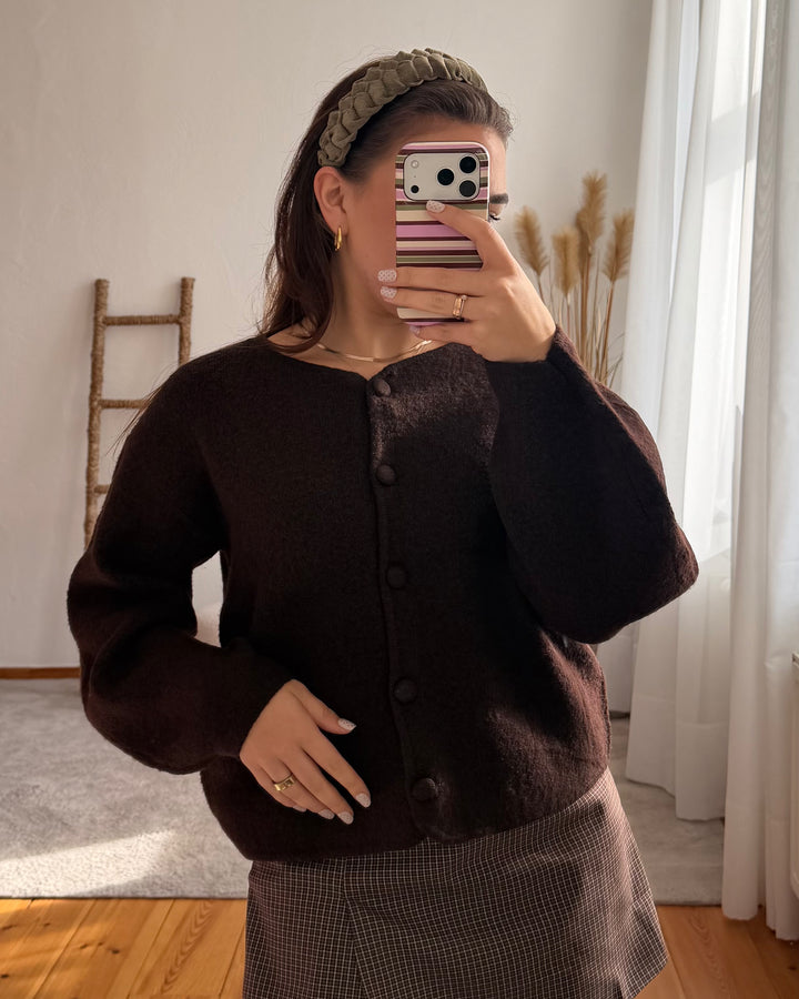 Cardigan mit Stoffknöpfen in Dunkelbraun
