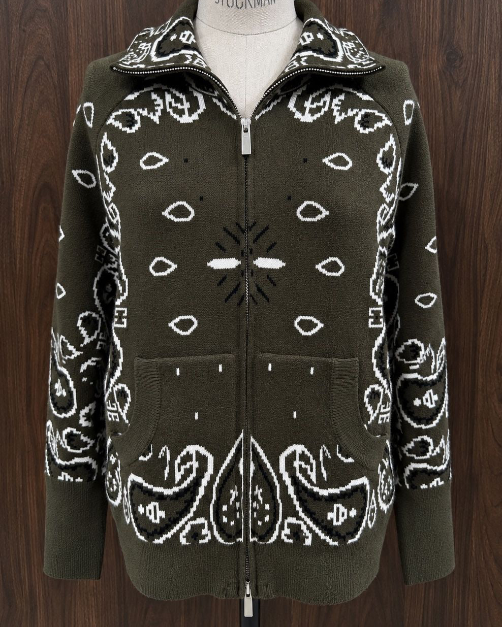 Paisley-Strickjacke mit Zipper in Oliv